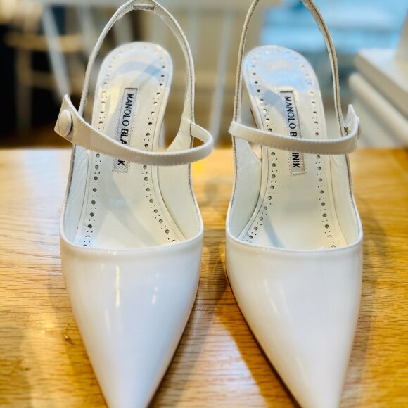 Manolo Blahnik Didion 90 Patent Pump - Picture 1 of 5